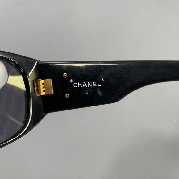 CHANEL Black Acetate Sunglasses - Picture 5 of 7